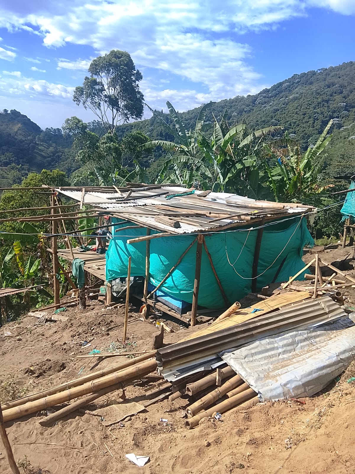 Vivienda colapsada tras el sismo, resguardo de Ibanacuara