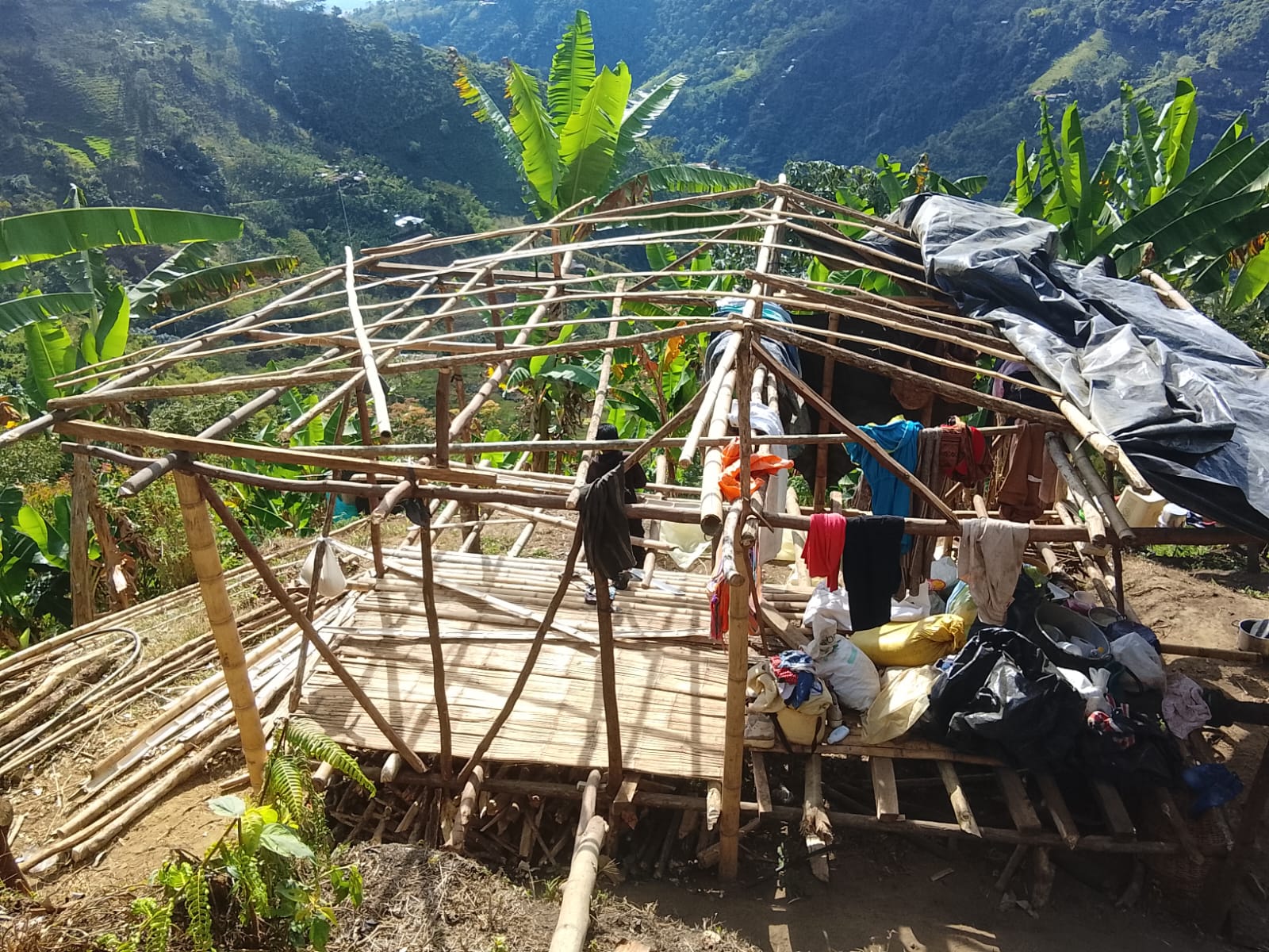 Estructura de vivienda sin techo tras el sismo